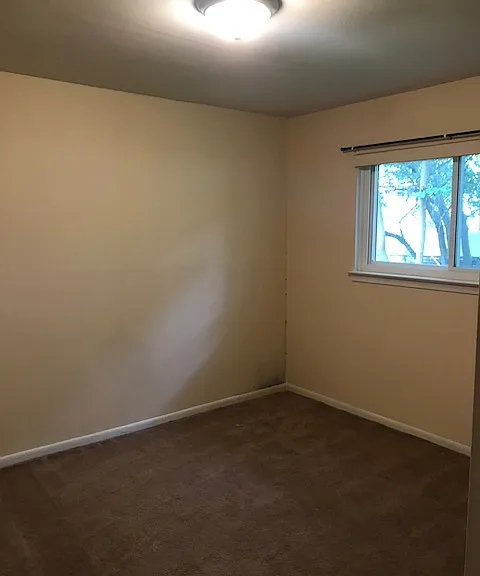 1735 Moulin Ave — Photo 16