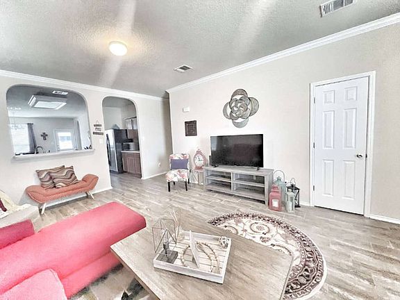 4th image of 2111 Dodge Dr