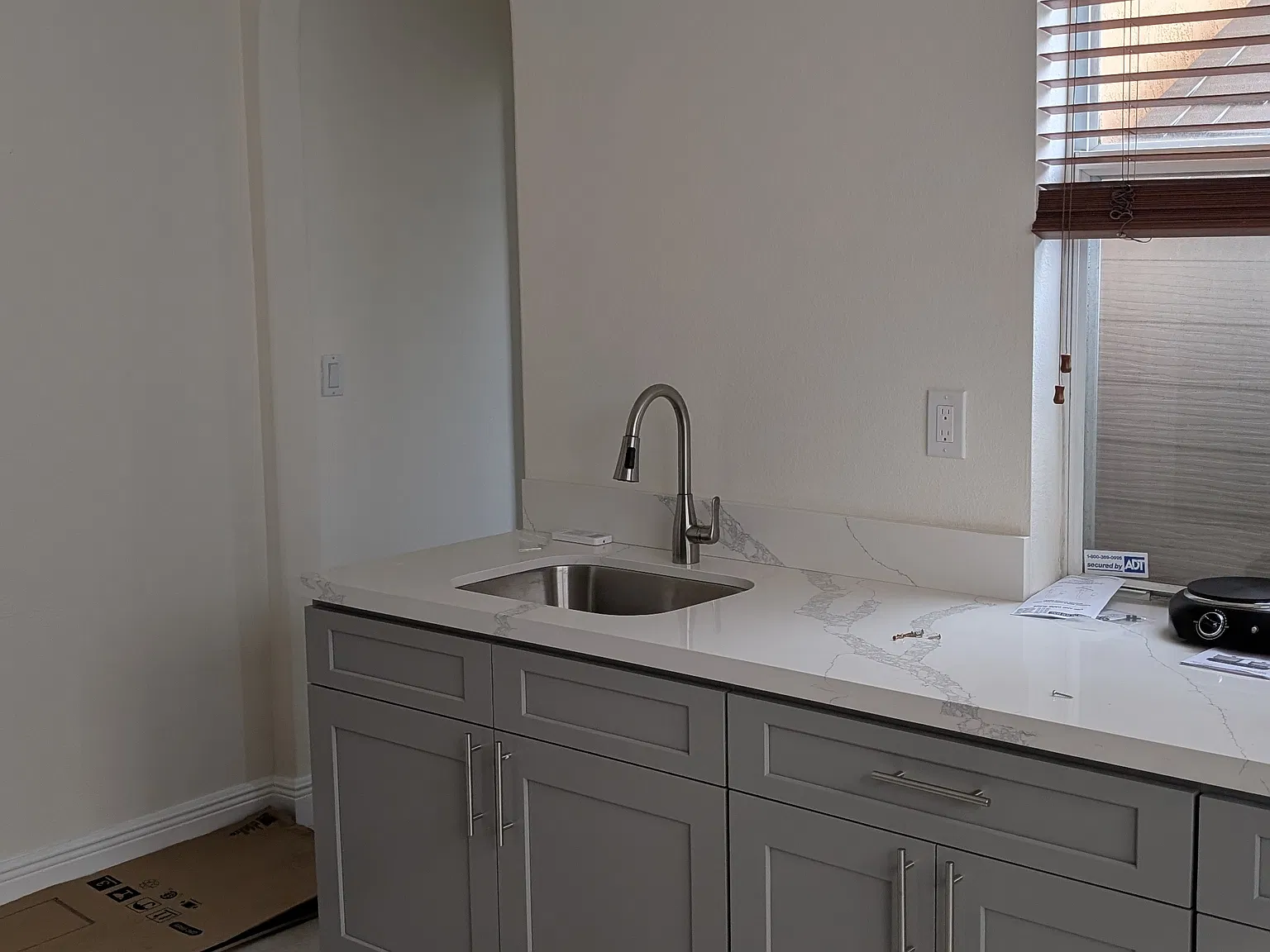 Studio, 350 sqft, $950 — Photo 2
