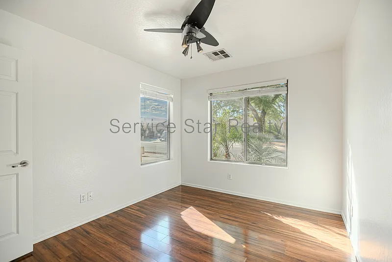 4 bed, 2.0 bath, 1861 sqft, $2,300 — Photo 4