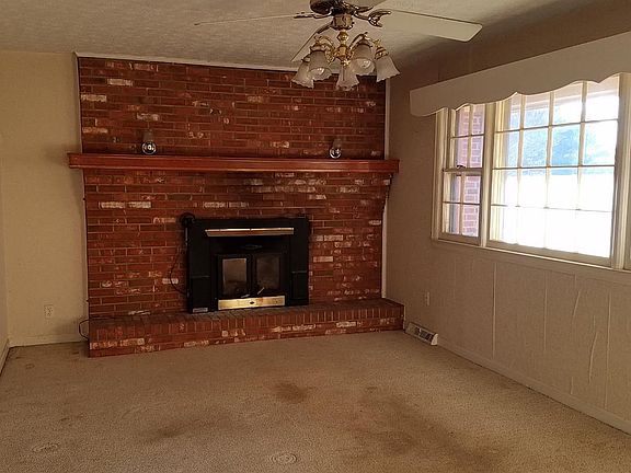 2nd image of 119 Ivy Knoll Dr
