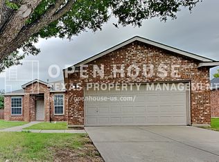7908 Swan Park Dr, Denton, TX 76210