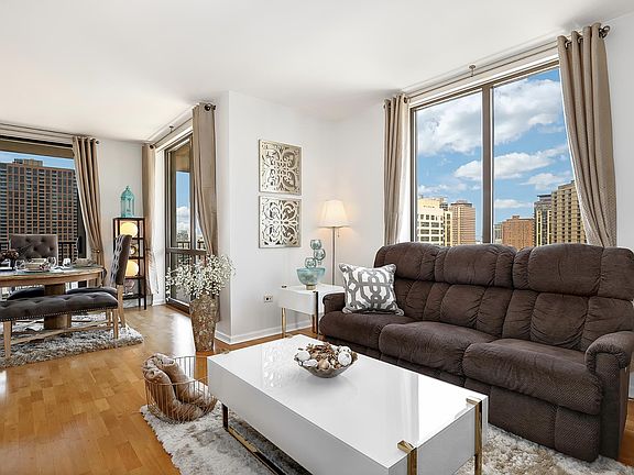 4th image of 635 N Dearborn St APT 2101