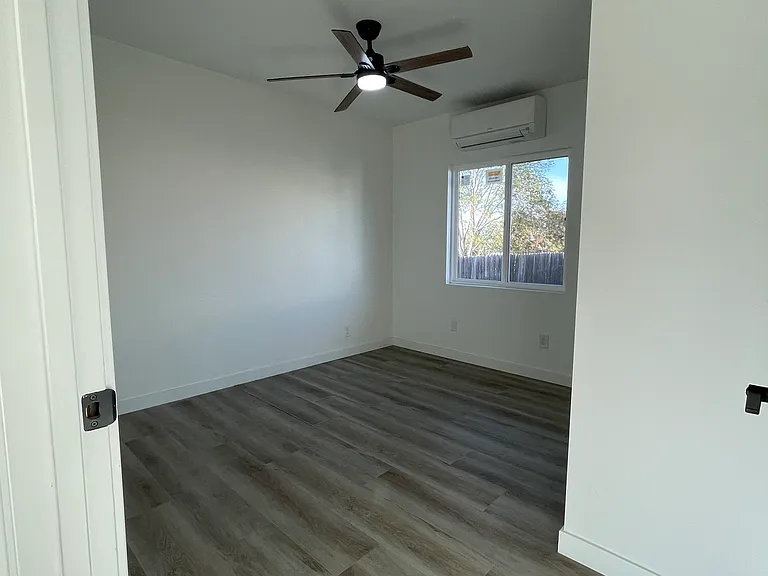 6836 Celia Vista Dr — Photo 11