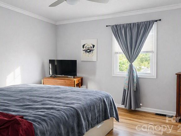 4th image of 71 Highland Ave SW