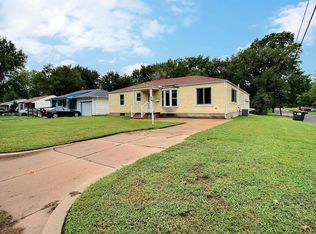 2201 S Crestway St, Wichita, KS 67218
