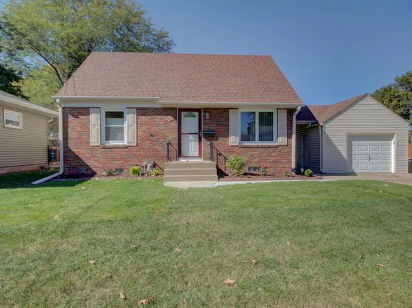 1927 36th St, Moline, IL 61265