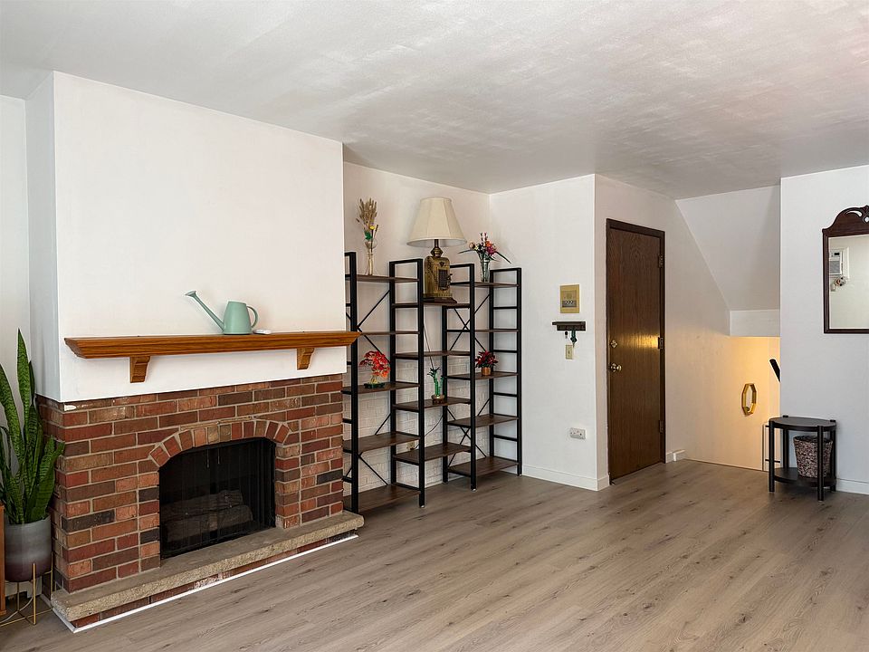 1st image of 6239 Charing Cross Ln #2-B