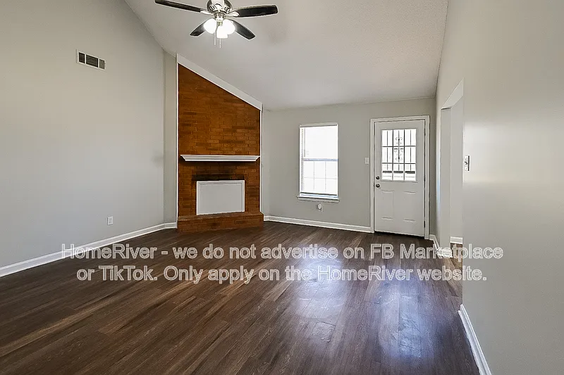 3 bed, 2.0 bath, 1462 sqft, $1,875 — Photo 2