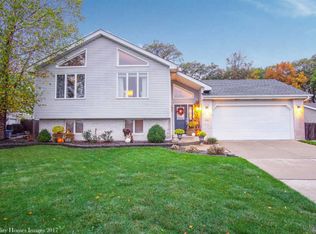 8862 Hamlin Pl, Crown Point, IN 46307