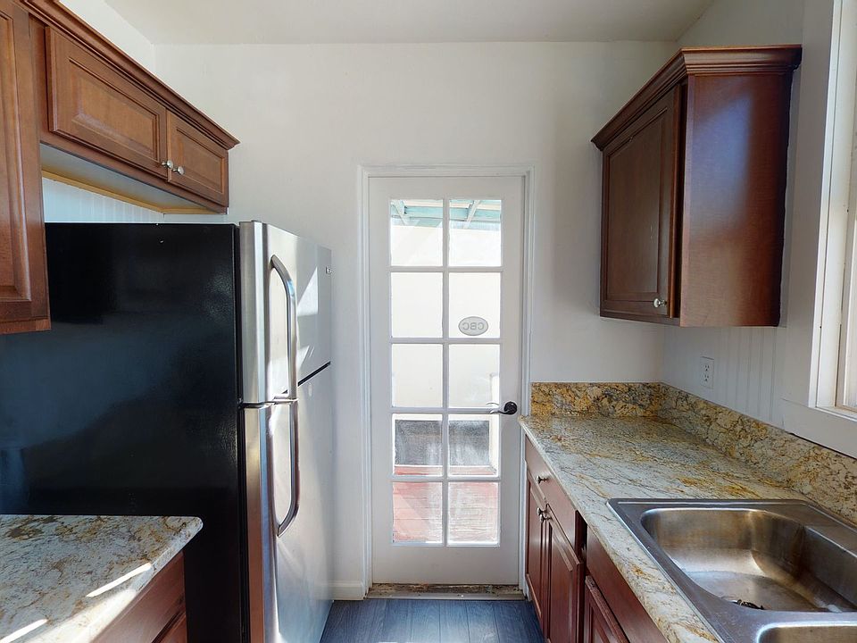 1st image of 215 D Ave #H
