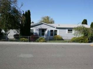 8542 W Arrowhead Ave, Kennewick, WA 99336