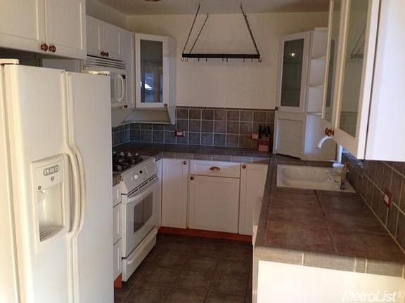 3rd image of 110 Keehner Ave