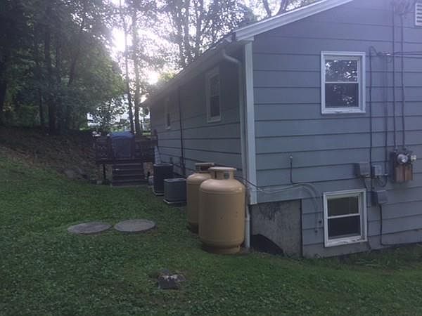 2nd image of 3 Paris Ave