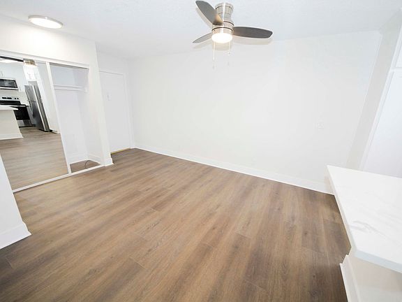 3rd image of 418 Pier Ave #207