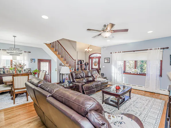 174 Barbara Street image 7 of 37