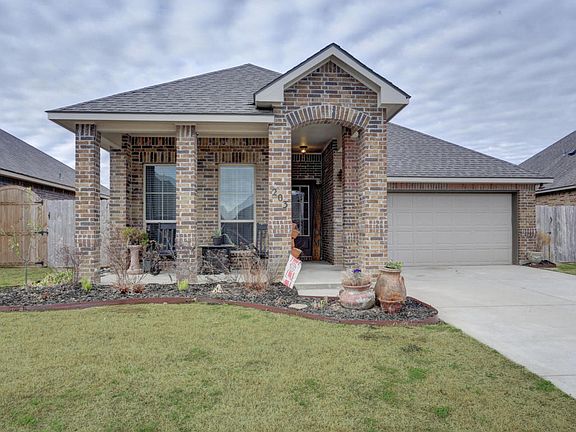 2nd image of 203 Forest Grove Dr