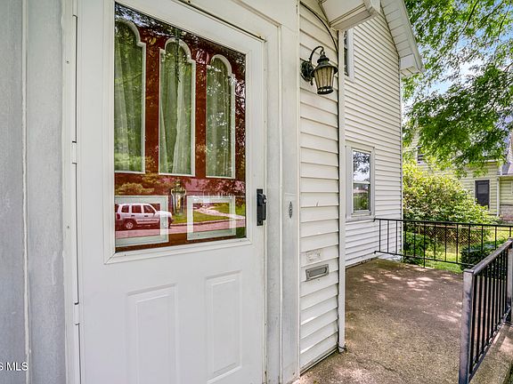 4th image of 5846 Burdette St
