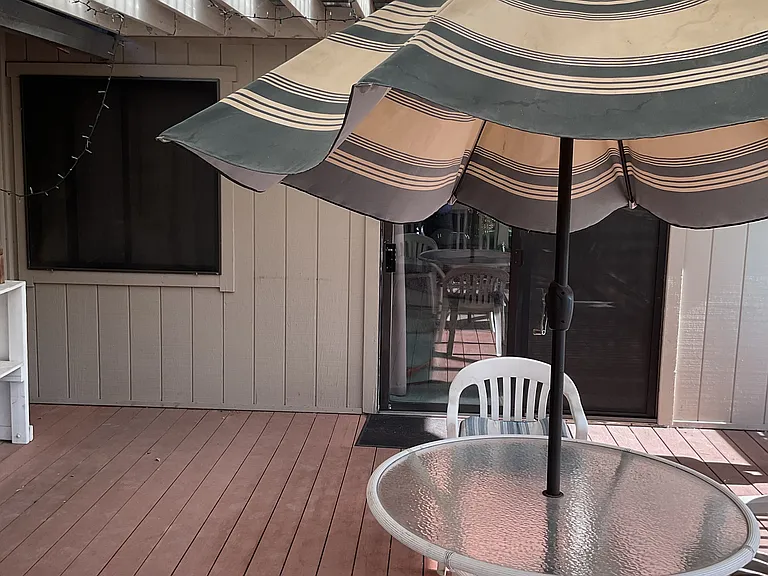 master bed room sliding glass door to deck