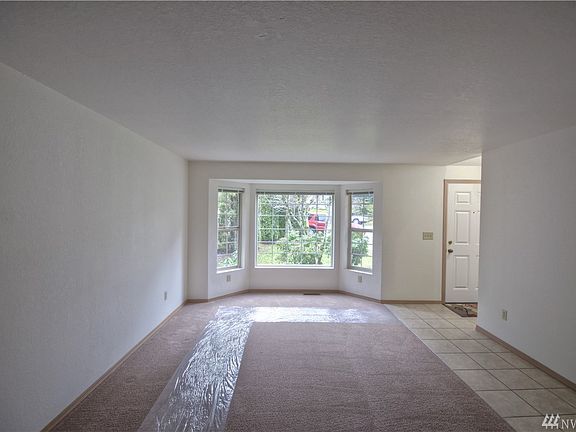 4th image of 2116 22nd Ct SE