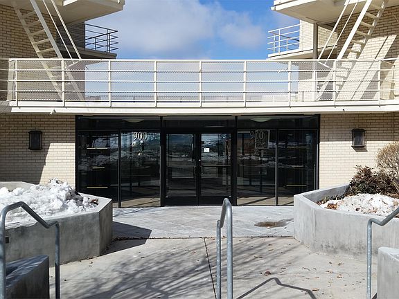 2nd image of 900 Donner Way APT 604