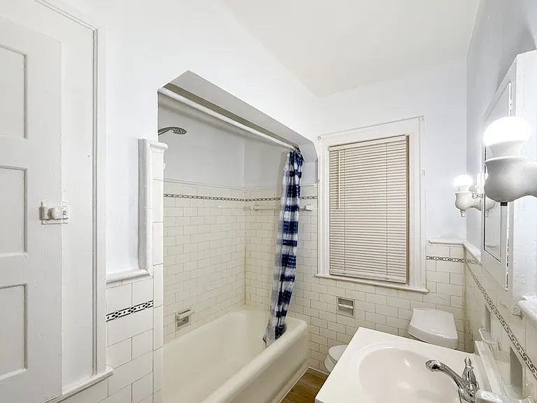 17214 Roselawn St #2 — Photo 25