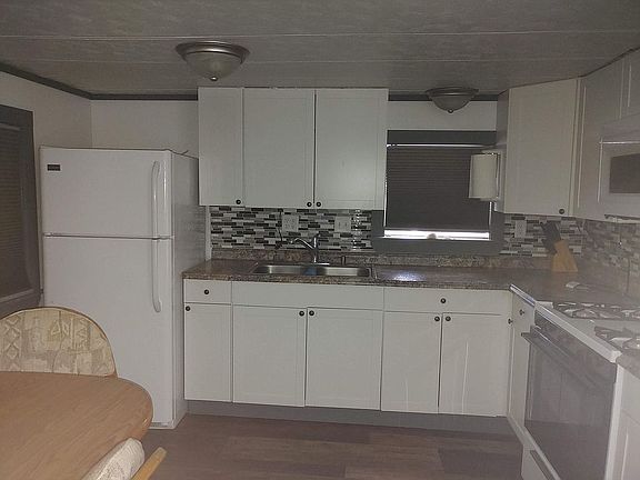 4th image of 37835 Bentley Dr