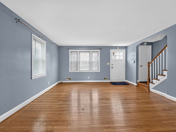 4th image of 209 Brandon Rd