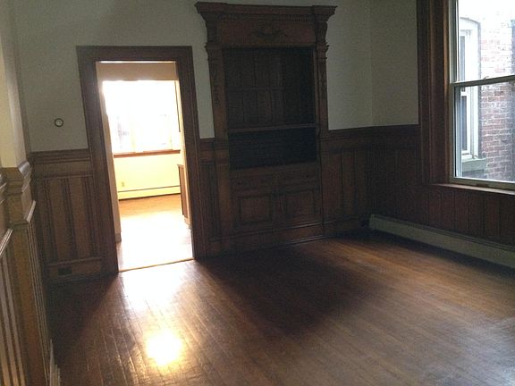 4th image of 267 Franklin St APT 3
