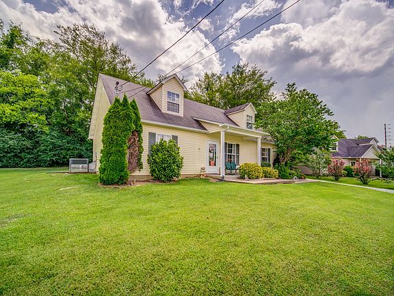 3rd image of 110 Jamie Ct