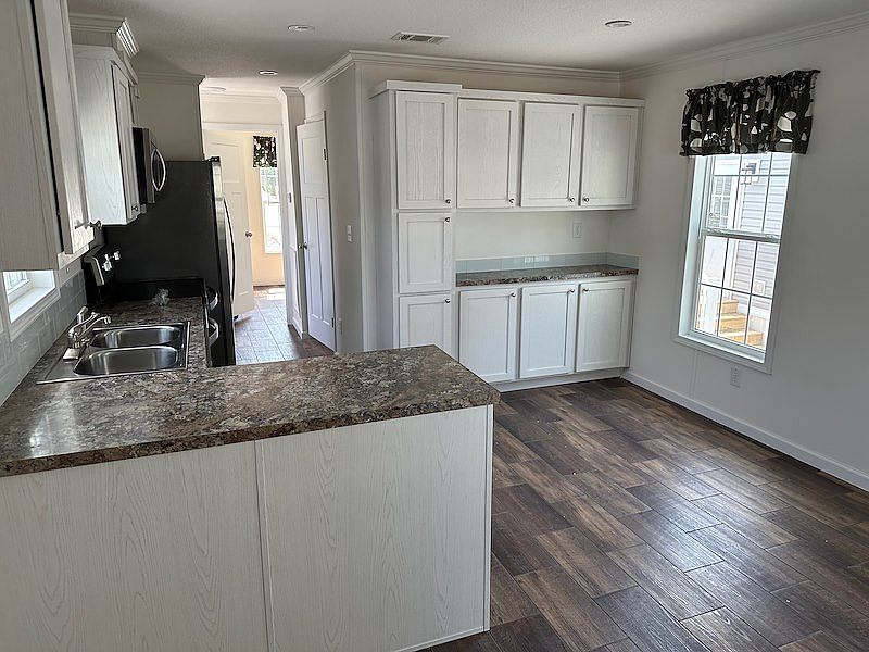 2nd image of 2775 Michigan Ave #6YNKPB