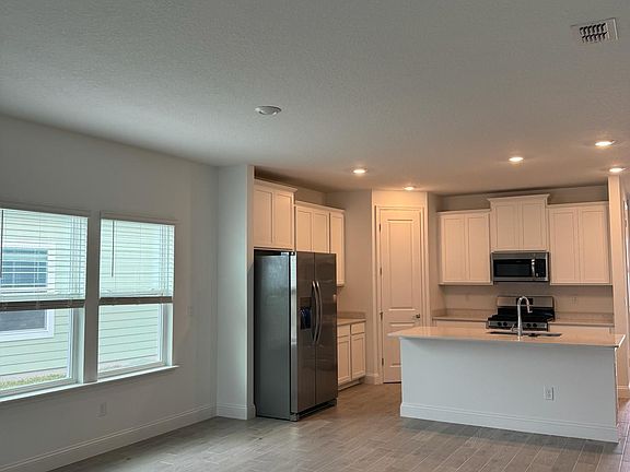 5th image of 73 Dollar Court St
