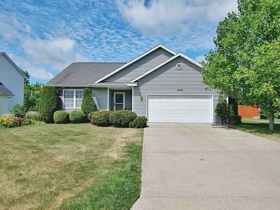 1st image of 8385 Goldfinch Dr