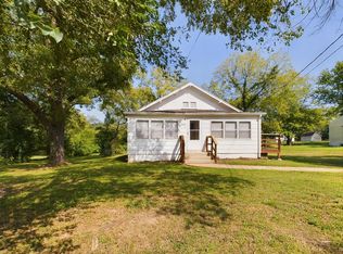 1020 Sycamore Ave, Cabool, MO 65689