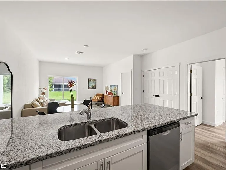 716 Gordon Ave S — Photo 5