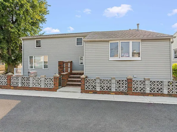 49 Frank Ct, Brooklyn, NY 11229
