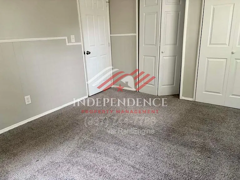 136 Rogers Dr — Photo 11