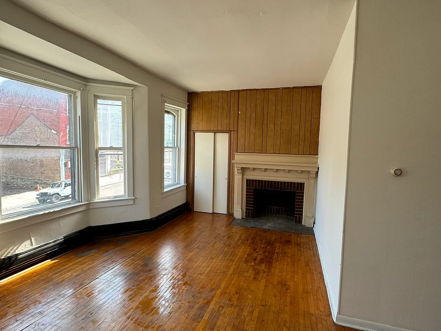 723 Centre St — Photo 1