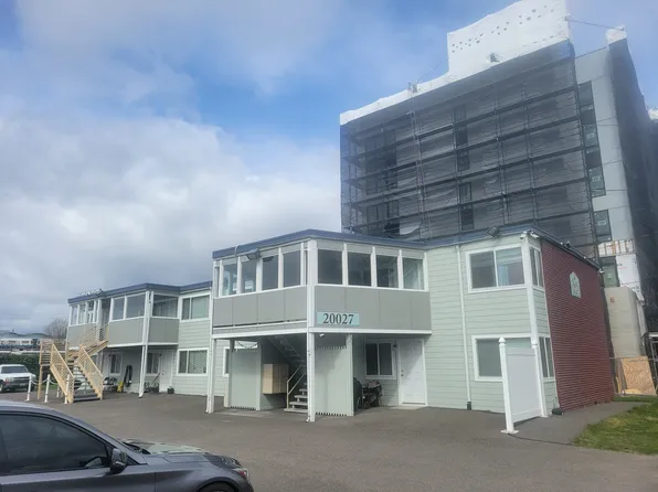 20027 30th Ave S APT 3, Seattle, WA 98198