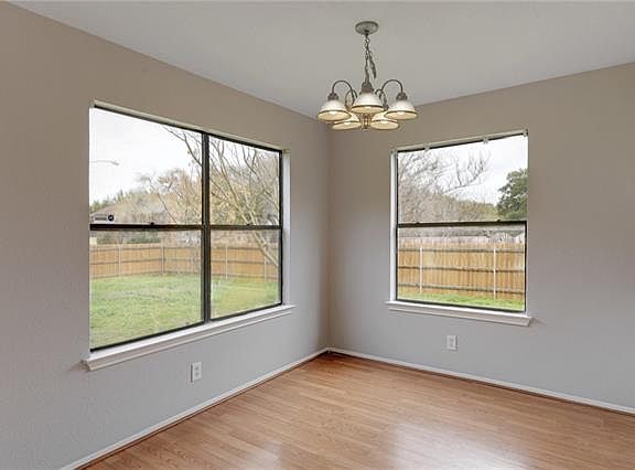 4th image of 8808 Black Oak St