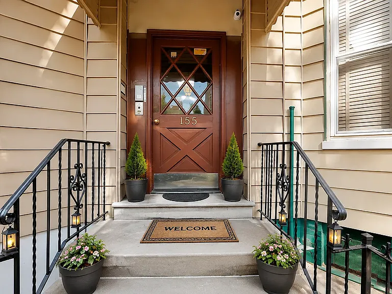 155 Russell St #2 — Photo 4