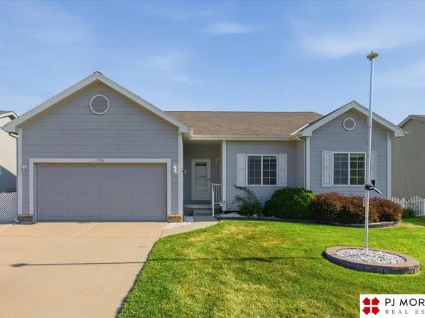 7306 Michelle Ave, La Vista, NE 68128