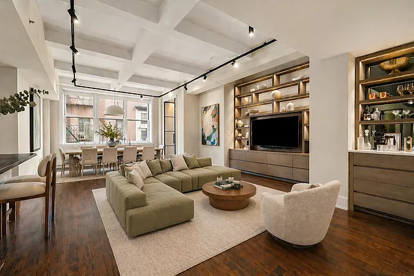 Living room, photo 1