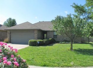 3090 W Village Ter, Springfield, MO 65810