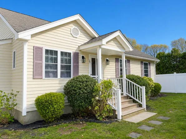 34 10th Street S, Edgartown, MA 02539