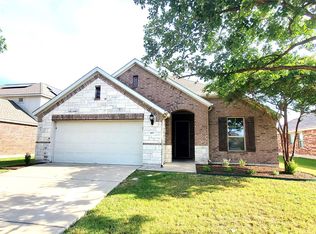 807 Farmhouse Dr, Hutto, TX 78634