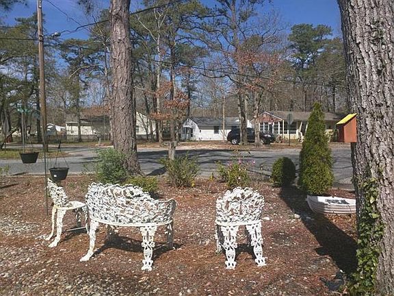4th image of 64 Holly Dr