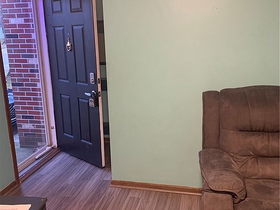 2nd image of 25 Hawk Rdg