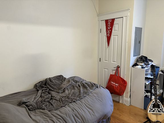 3rd image of 79 Westland Ave #17