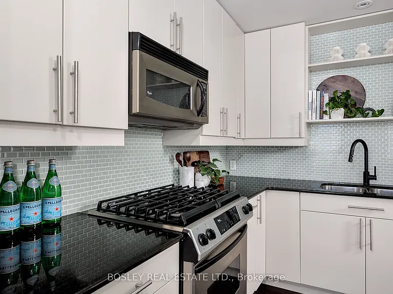 42 Camden St #703 — Photo 10